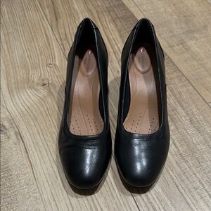 Unstructured by Clark’s Black Leather Heels